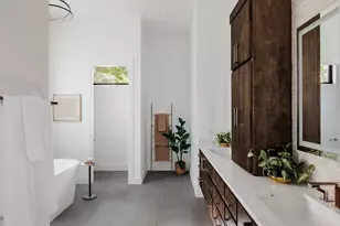 2504 Bluffview Dr, Austin, TX 78704 - Photo 15