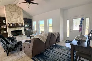 668 Fairview Dr, Rockdale, TX 76567 - Photo 9