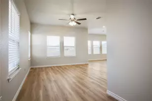 511 Whirlaway Dr, Jarrell, TX 76537 - Photo 3
