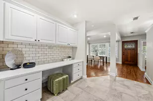 924 E 52nd St, Austin, TX 78751 - Photo 9