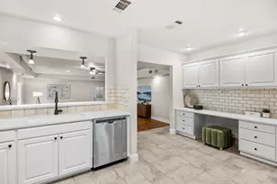 924 E 52nd St, Austin, TX 78751 - Photo 11