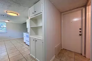 8800 Clearbrook Trail, Austin, TX 78729 - Photo 7