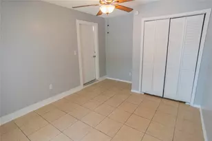 2913 E 51st St, Austin, TX 78723 - Photo 13