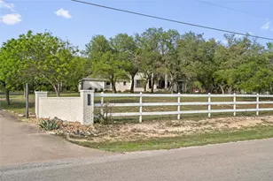 606 Winchester Dr, Dripping Springs, TX 78620 - Photo 3