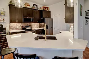 338 W Keanahalululu Ln, Bastrop, TX 78602 - Photo 11