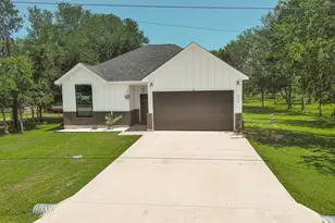 338 W Keanahalululu Ln, Bastrop, TX 78602 - Photo 1