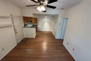 114 E 31st St, Austin, TX 78705 - Photo 3