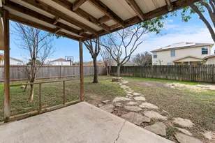 2201 Whistling Way, Taylor, TX 76574 - Photo 35