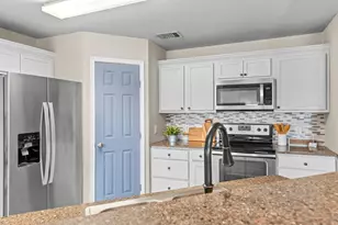 2201 Whistling Way, Taylor, TX 76574 - Photo 27