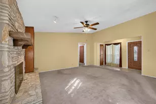 404 E Central Dr, Georgetown, TX 78628 - Photo 5
