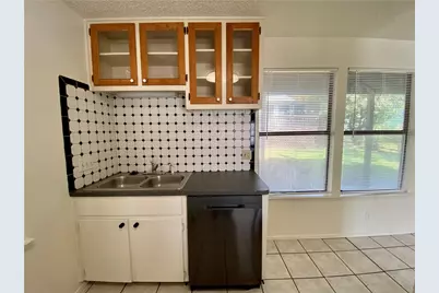 407 E 30th Street #B, Austin, TX 78705 - Photo 5