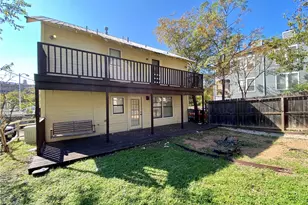 407 E 30th St, Austin, TX 78705 - Photo 23