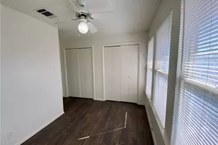 407 E 30th St, Austin, TX 78705 - Photo 17