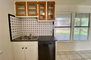 407 E 30th St, Austin, TX 78705 - Photo 5