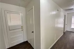 407 E 30th St, Austin, TX 78705 - Photo 21