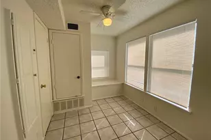 407 E 30th St, Austin, TX 78705 - Photo 9
