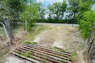 789 Upper Elgin River Rd, Elgin, TX 78621 - Photo 3