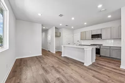 134 Hornet Street, Elgin, TX 78621 - Photo 9
