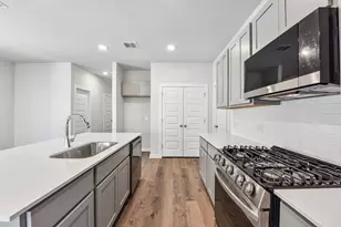134 Hornet St, Elgin, TX 78621 - Photo 7