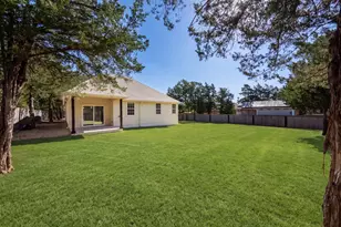263 Indian Oak Dr, Bastrop, TX 78602 - Photo 31