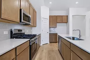 109 Melrose St, Hutto, TX 78634 - Photo 5