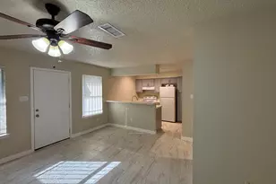 4609 E 12th St, Austin, TX 78721 - Photo 3