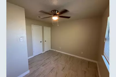 4609 E 12th Street #4, Austin, TX 78721 - Photo 11