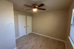 4609 E 12th St, Austin, TX 78721 - Photo 11
