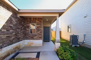 137 Miracle Dr, Jarrell, TX 76537 - Photo 3