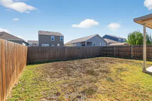 137 Miracle Dr, Jarrell, TX 76537 - Photo 23