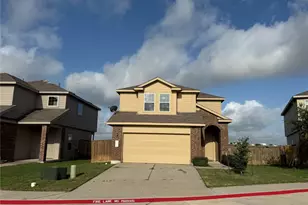 352 Circle Wy, Jarrell, TX 76537 - Photo 5