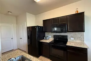 352 Circle Wy, Jarrell, TX 76537 - Photo 9