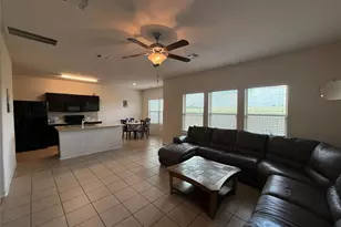 352 Circle Wy, Jarrell, TX 76537 - Photo 3