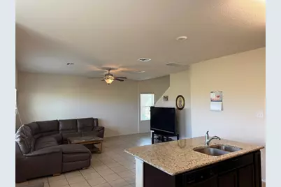 352 Circle Way #37E, Jarrell, TX 76537 - Photo 7