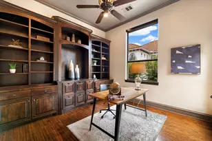 2104 University Club Dr, Austin, TX 78732 - Photo 5