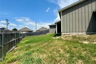 105 Bailey Kay Ct, Jarrell, TX 76537 - Photo 15