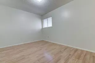 300 Villa Oaks Cir, Austin, TX 78745 - Photo 3