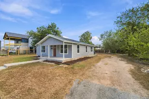 805 Haysel St, Bastrop, TX 78602 - Photo 3