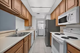 806 W 24th St, Austin, TX 78705 - Photo 9
