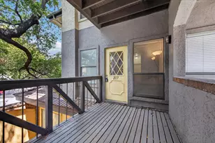 806 W 24th St, Austin, TX 78705 - Photo 3