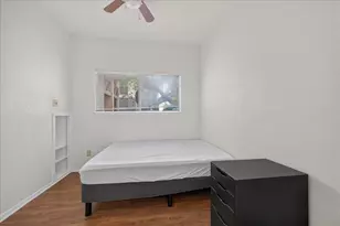 806 W 24th St, Austin, TX 78705 - Photo 13