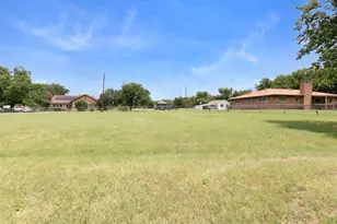 102 Elmo St, Florence, TX 76527 - Photo 29