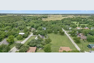 102 Elmo Street, Florence, TX 76527 - Photo 27