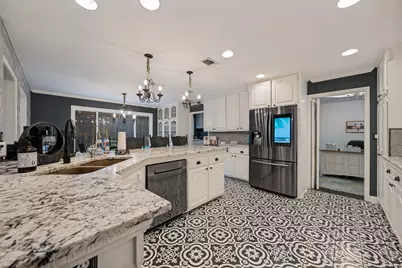 1933 Squire Circle Circle, New Braunfels, TX 78130 - Photo 9