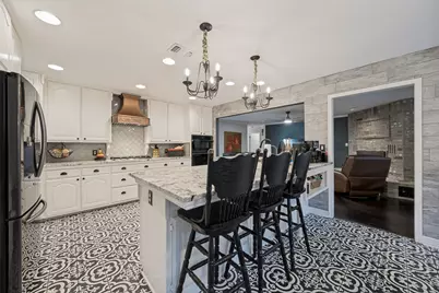 1933 Squire Circle Circle, New Braunfels, TX 78130 - Photo 11