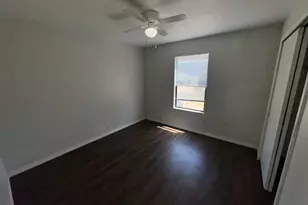 830 W Hutchins Pl, San Antonio, TX 78221 - Photo 11