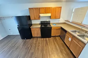 830 W Hutchins Pl, San Antonio, TX 78221 - Photo 3