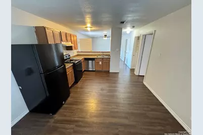 830 W Hutchins Place #3, San Antonio, TX 78221 - Photo 5