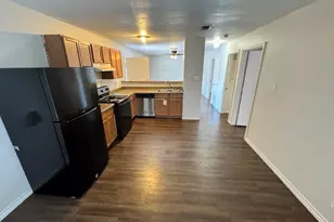 830 W Hutchins Pl, San Antonio, TX 78221 - Photo 5