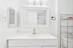 806 W 24th St, Austin, TX 78705 - Photo 11